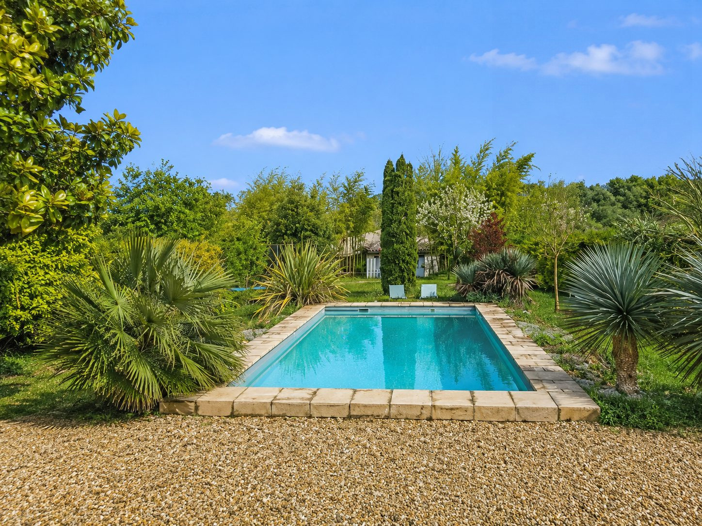 Maison familiale 8 pièces ~203 m² avec piscine chauffée et jardin arboré