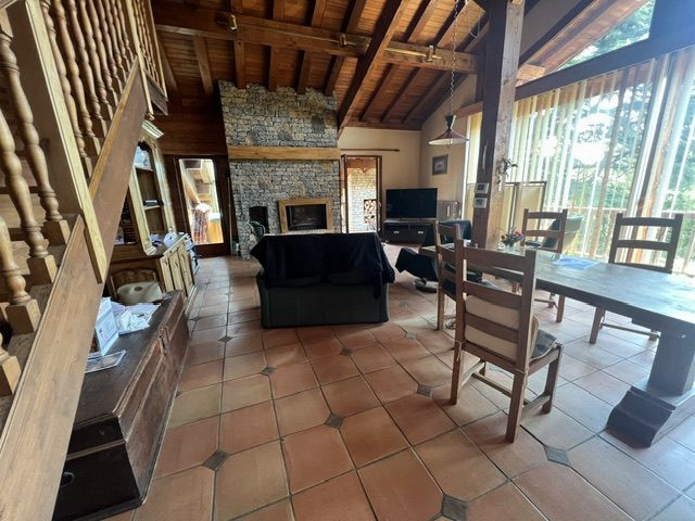 Extremely rare for sale, 200 m2 chalet 3