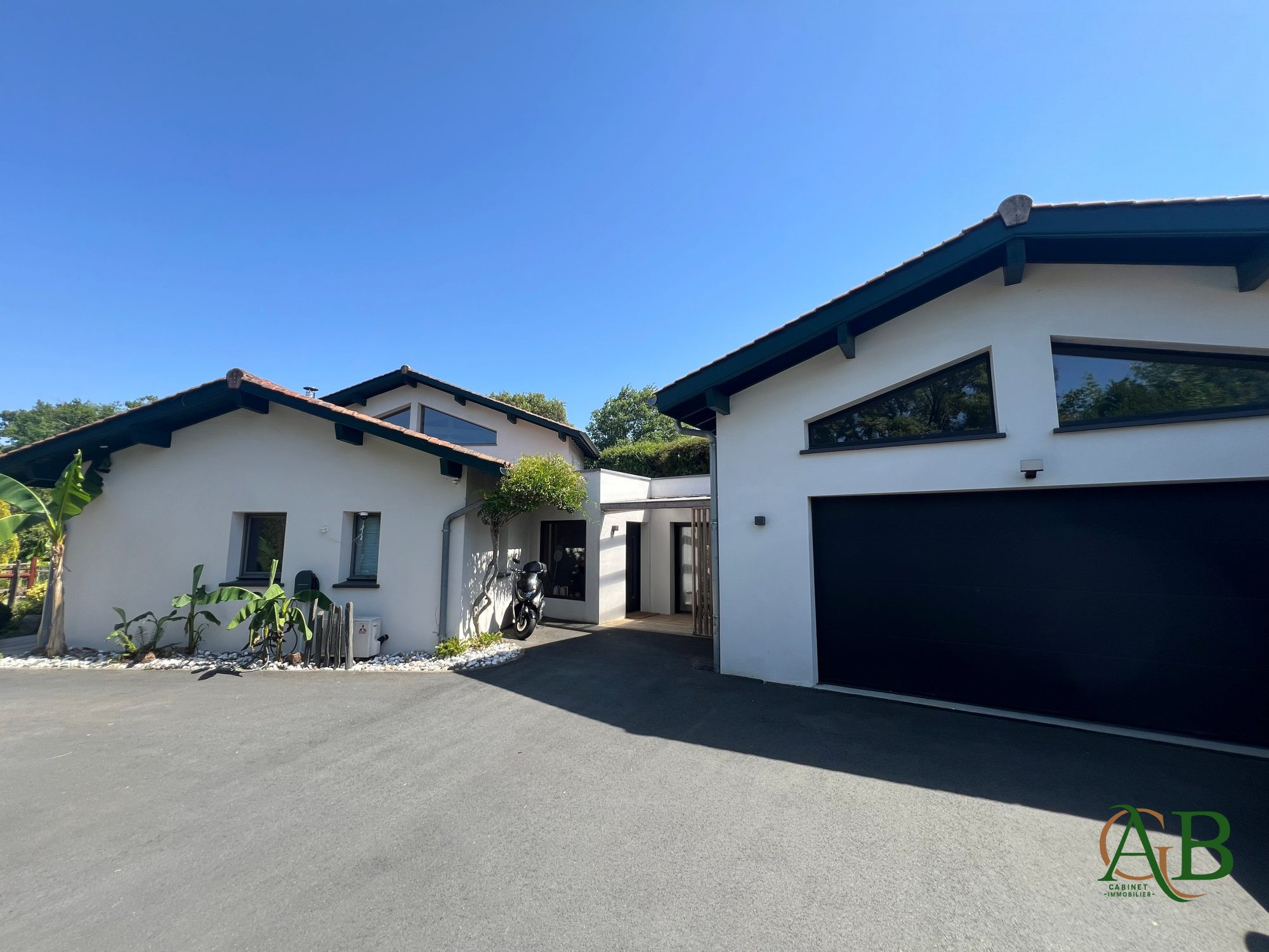 Maison 6 pièces 244 m² · à Bassussarry · 244 m² · 1 630 000 €