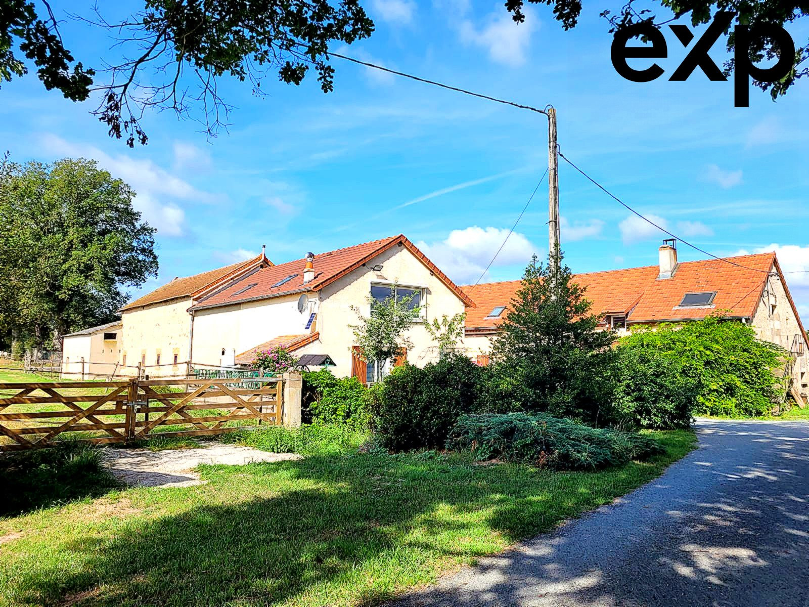 Propriété de caractère, Domaine équestre et gîte touristique au cœur de la nature