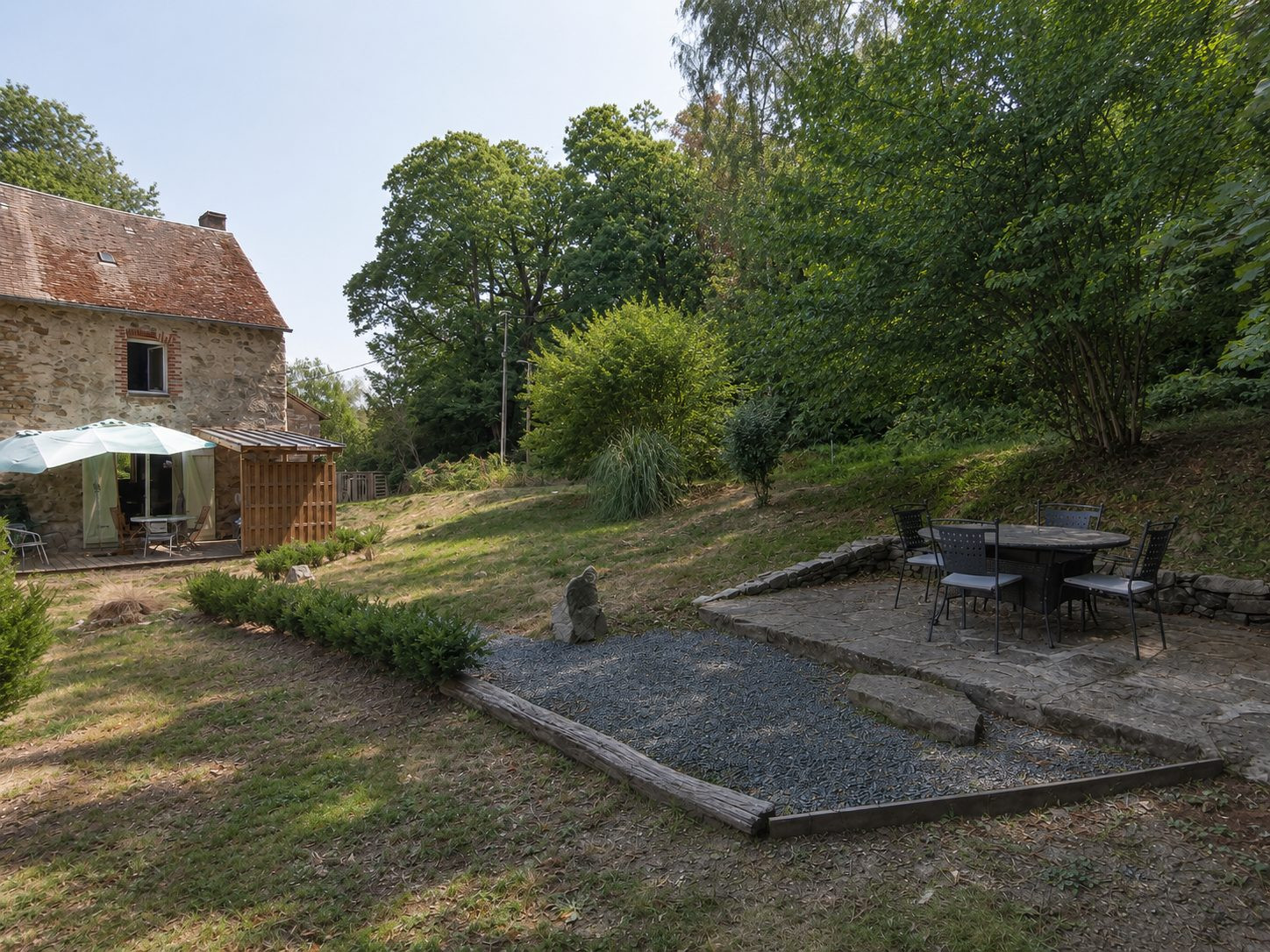 House for sale in Saint-Léger-Bridereix, 76 m²