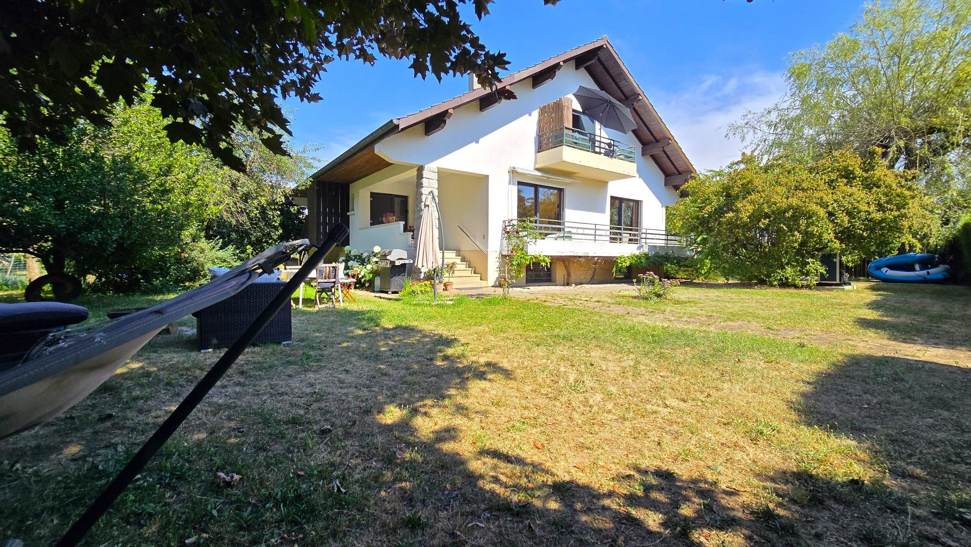 COUP DE CŒUR À CHENS-SUR-LÉMAN – Une propriété familiale entièrement rénovée avec appartement indépendant !