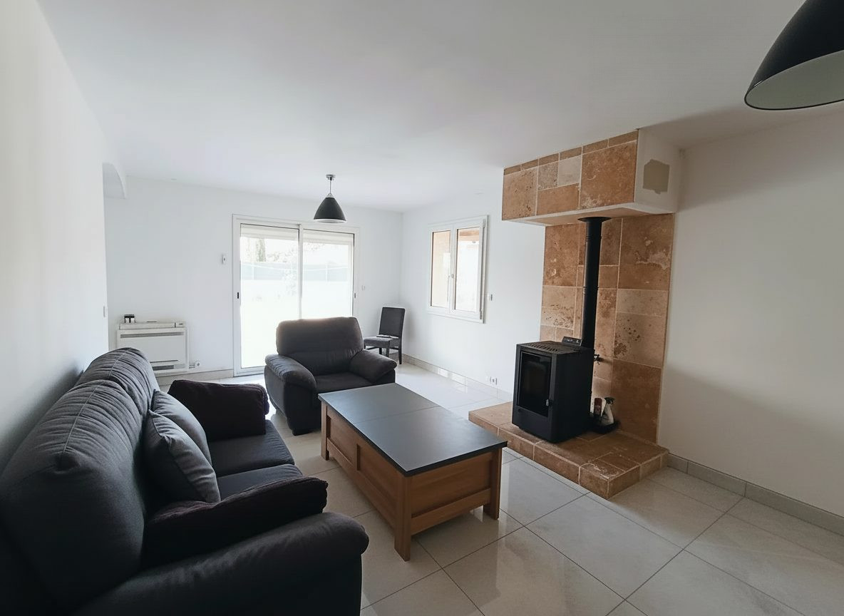 Renovated 5-bedroom house with swimming pool 5