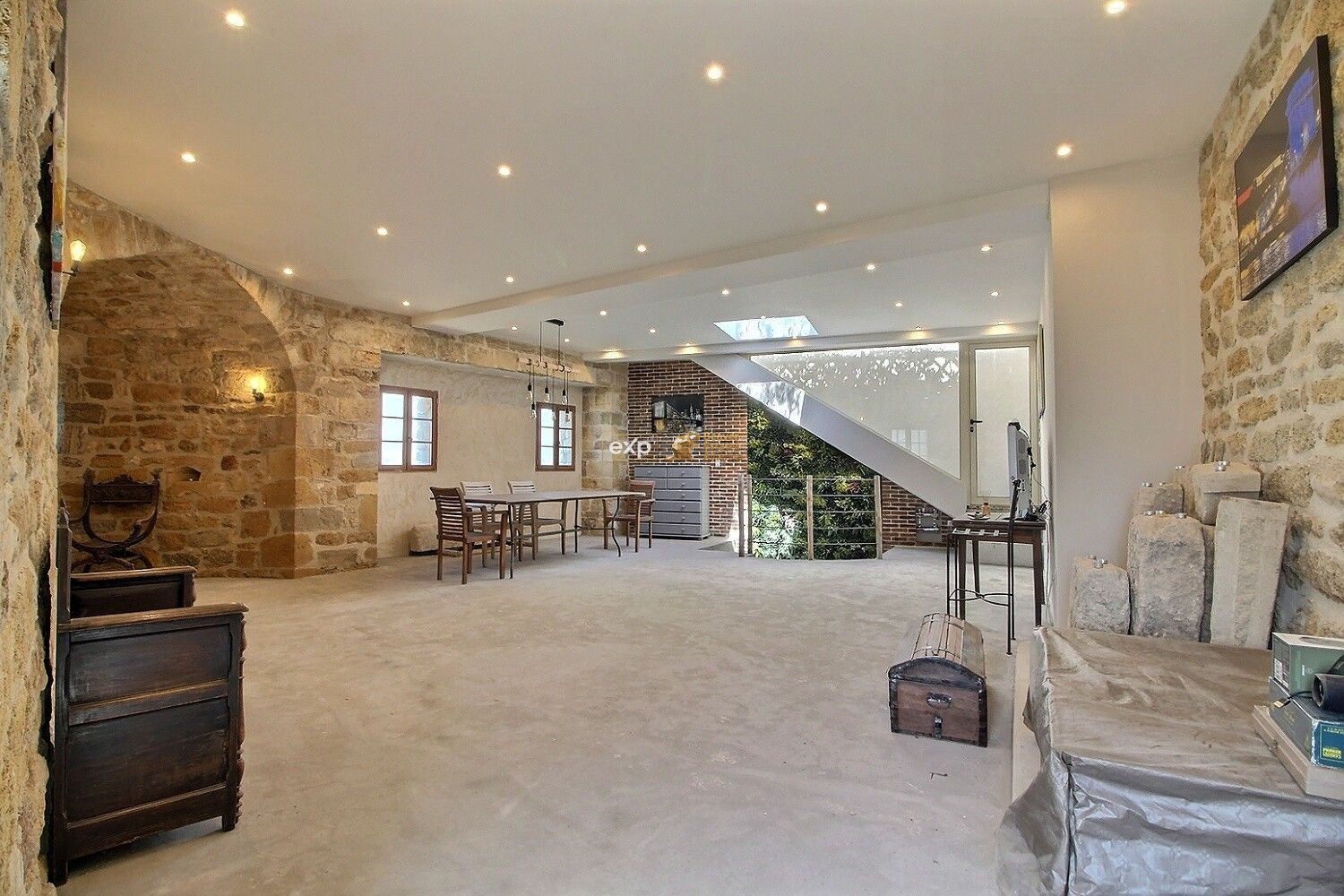 House for sale in Alleins, 180 m²
