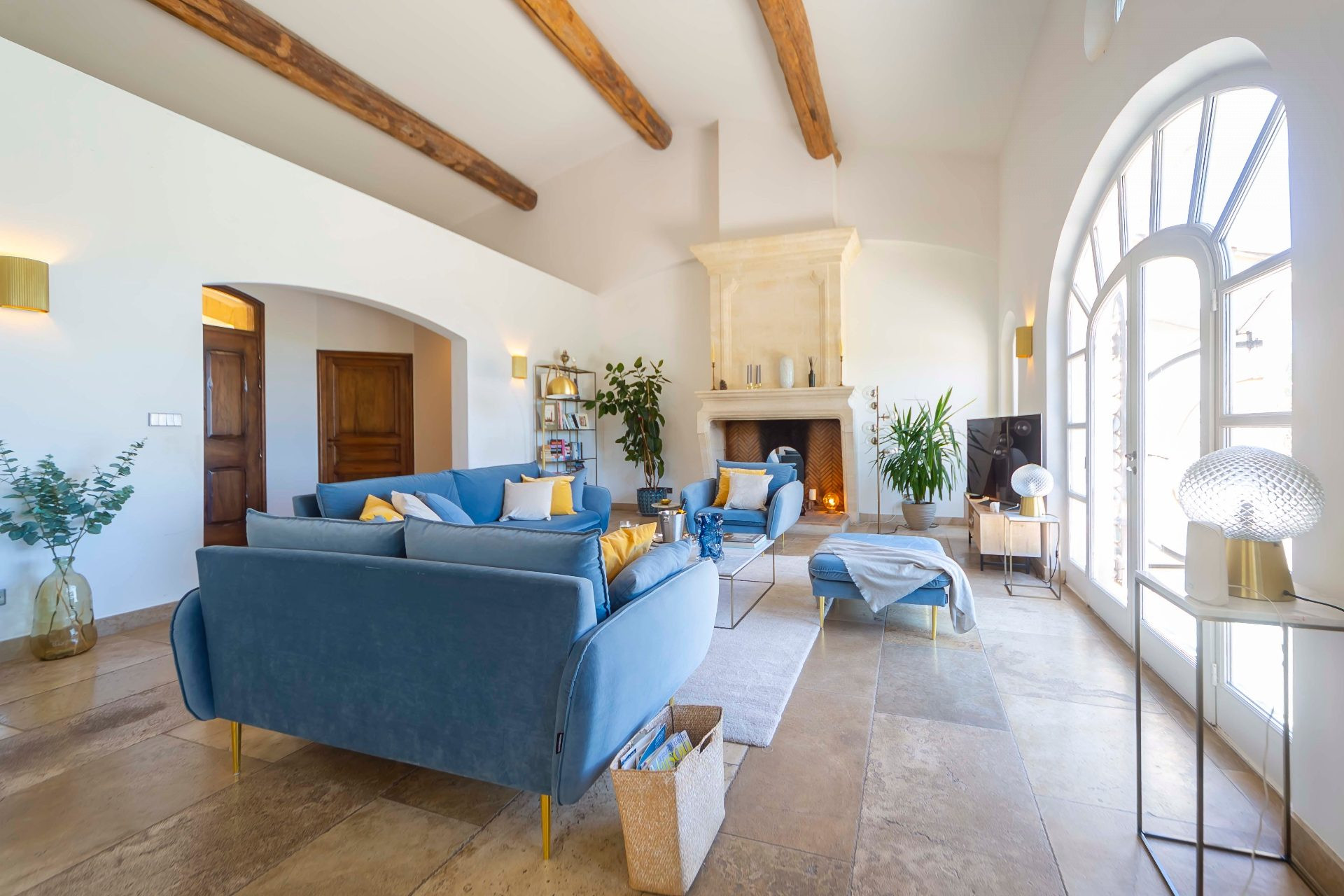 House 240m2 with independent studio 3