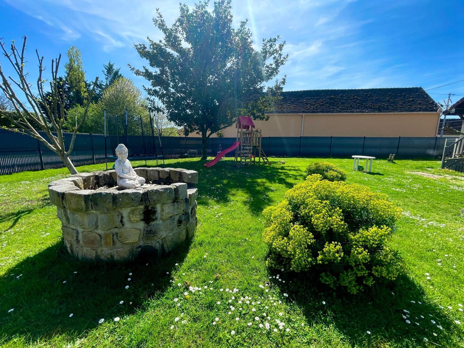 House for sale in Serbonnes, 105 m²