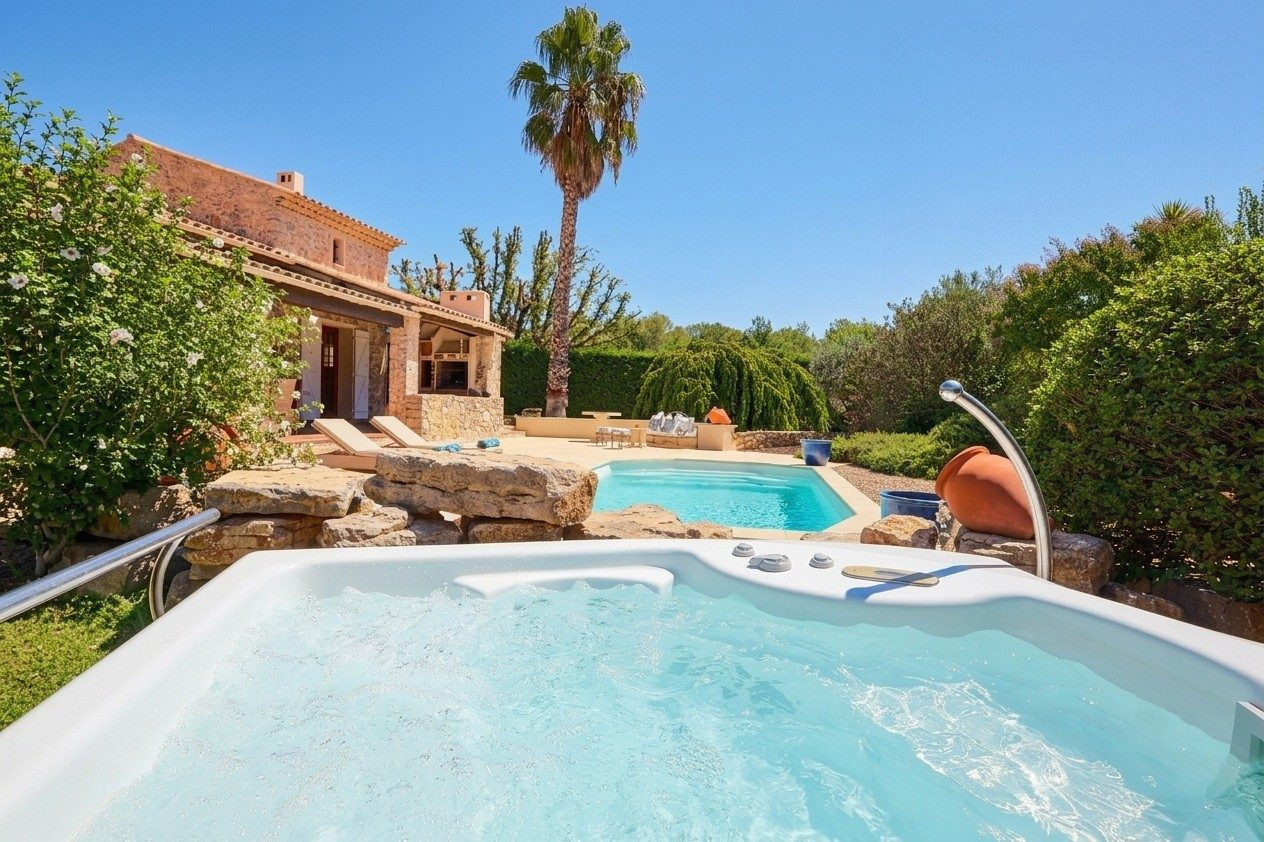 Maison à vendre à La Roquebrussanne, 142 m²