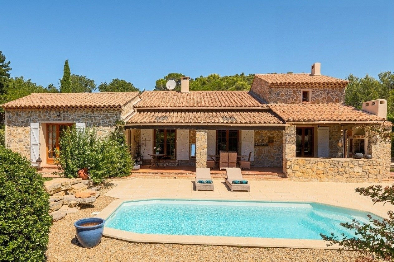 Maison à vendre à La Roquebrussanne, 142 m²