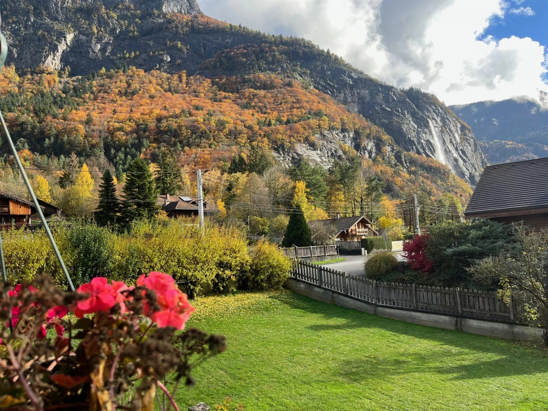 6-Bedroom Chalet with Swimming Pool 3
