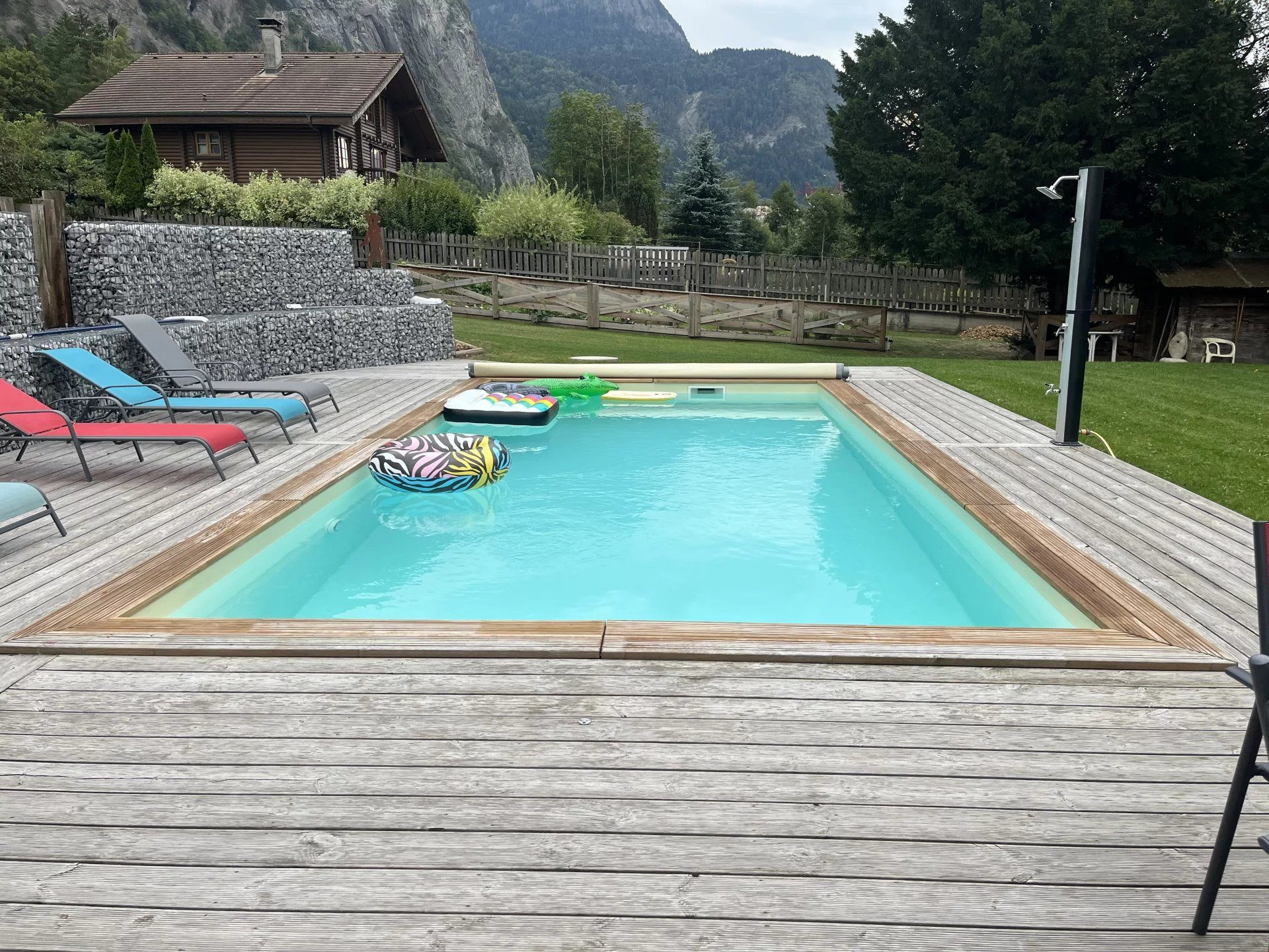 6-Bedroom Chalet with Swimming Pool 4