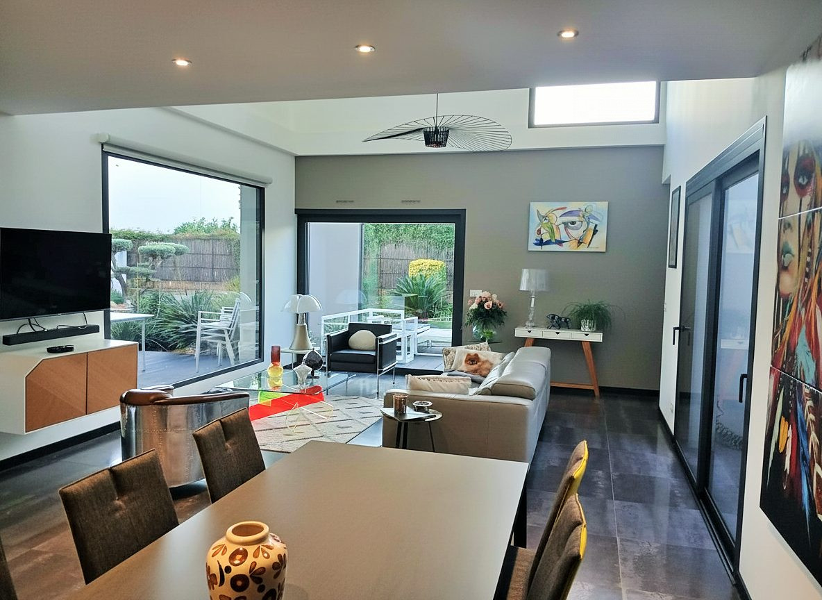 Superb Contemporary High-End Villa 5