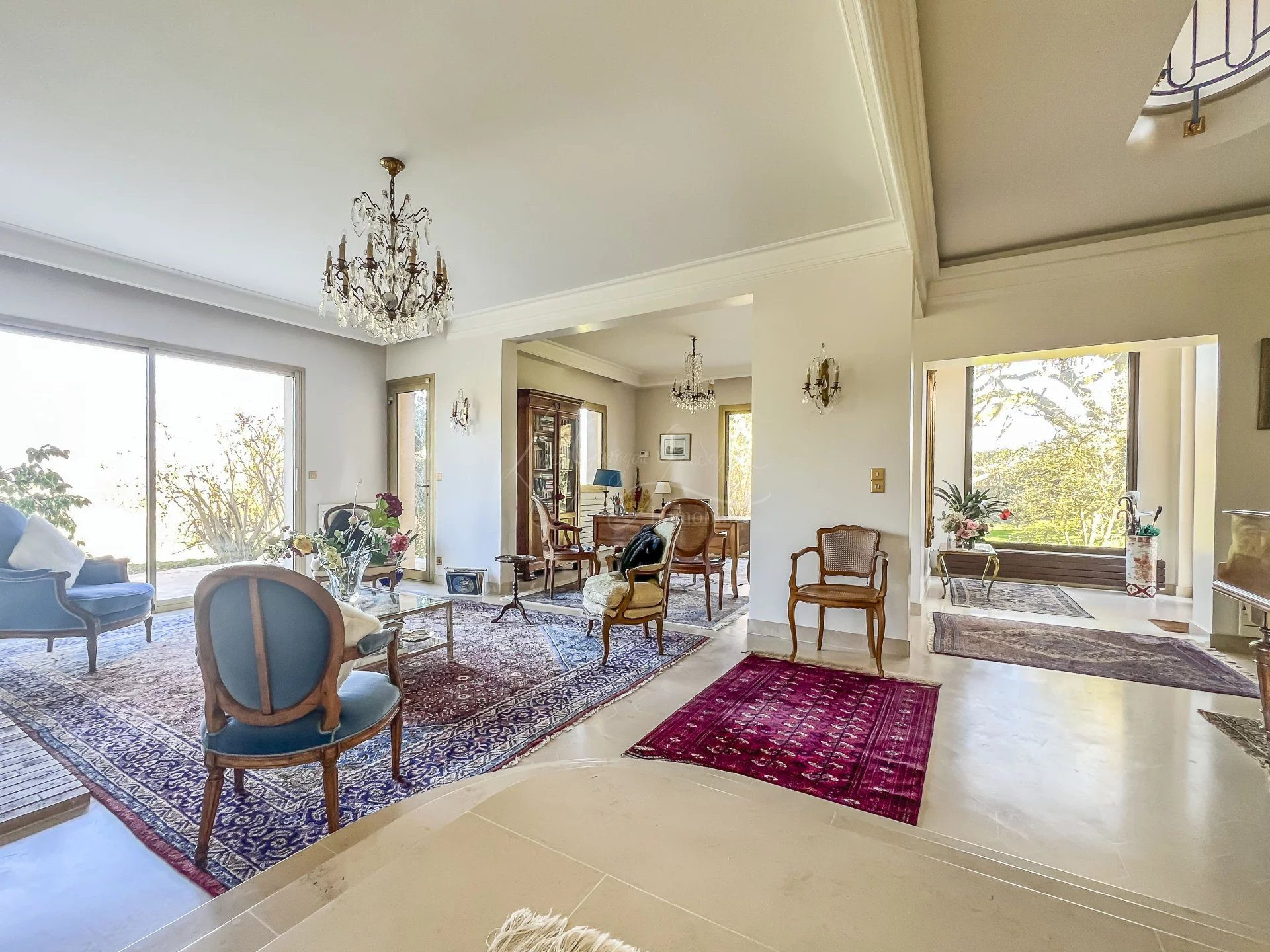 Maison 10 pièces 254 m² · à Magny-en-Vexin · 254 m² · 490 000 €