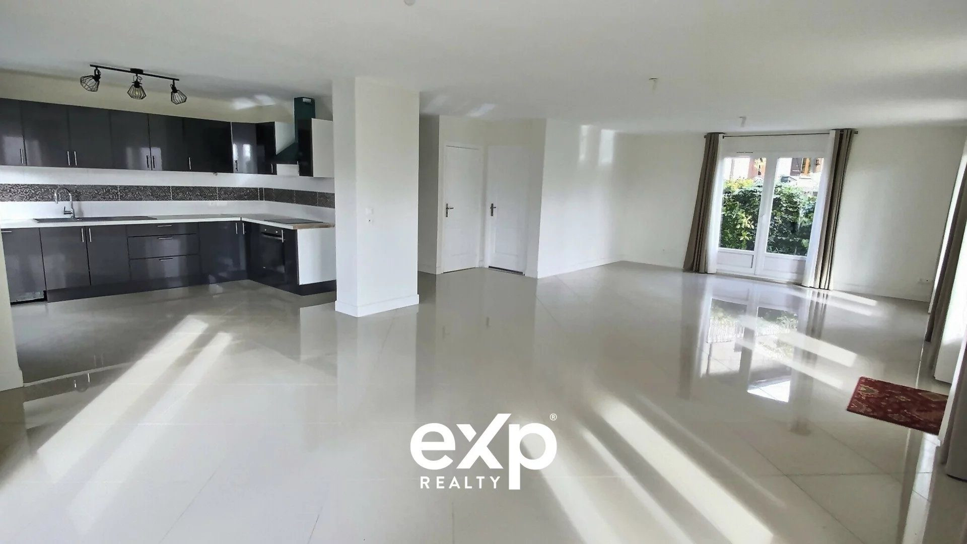 Maison à vendre à Messery, 331 m²