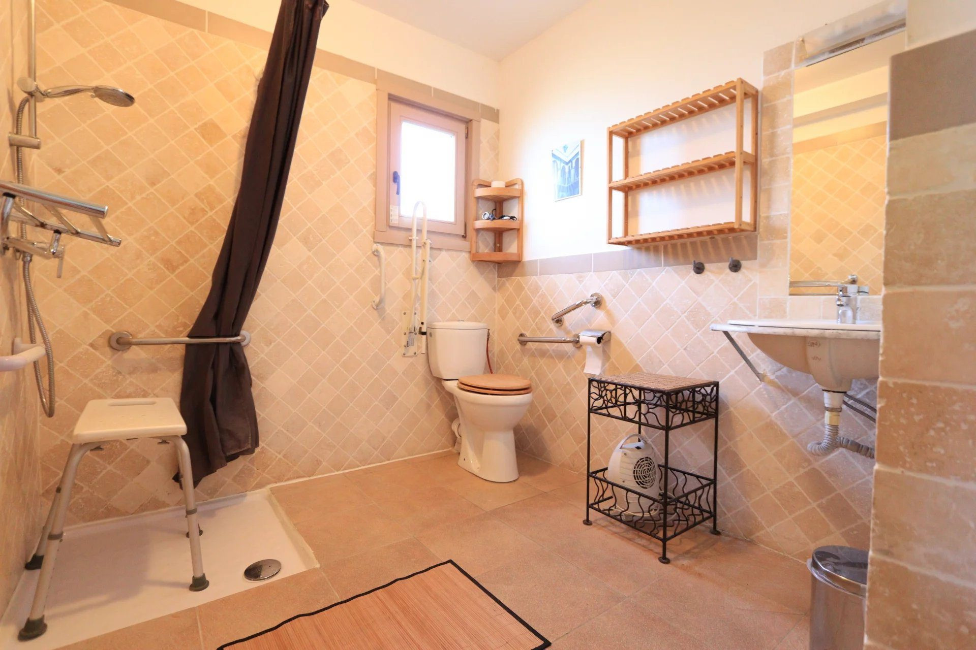 Maison 9 pièces 167 m² · à Lamalou-les-Bains · 167 m² · 380 000 €