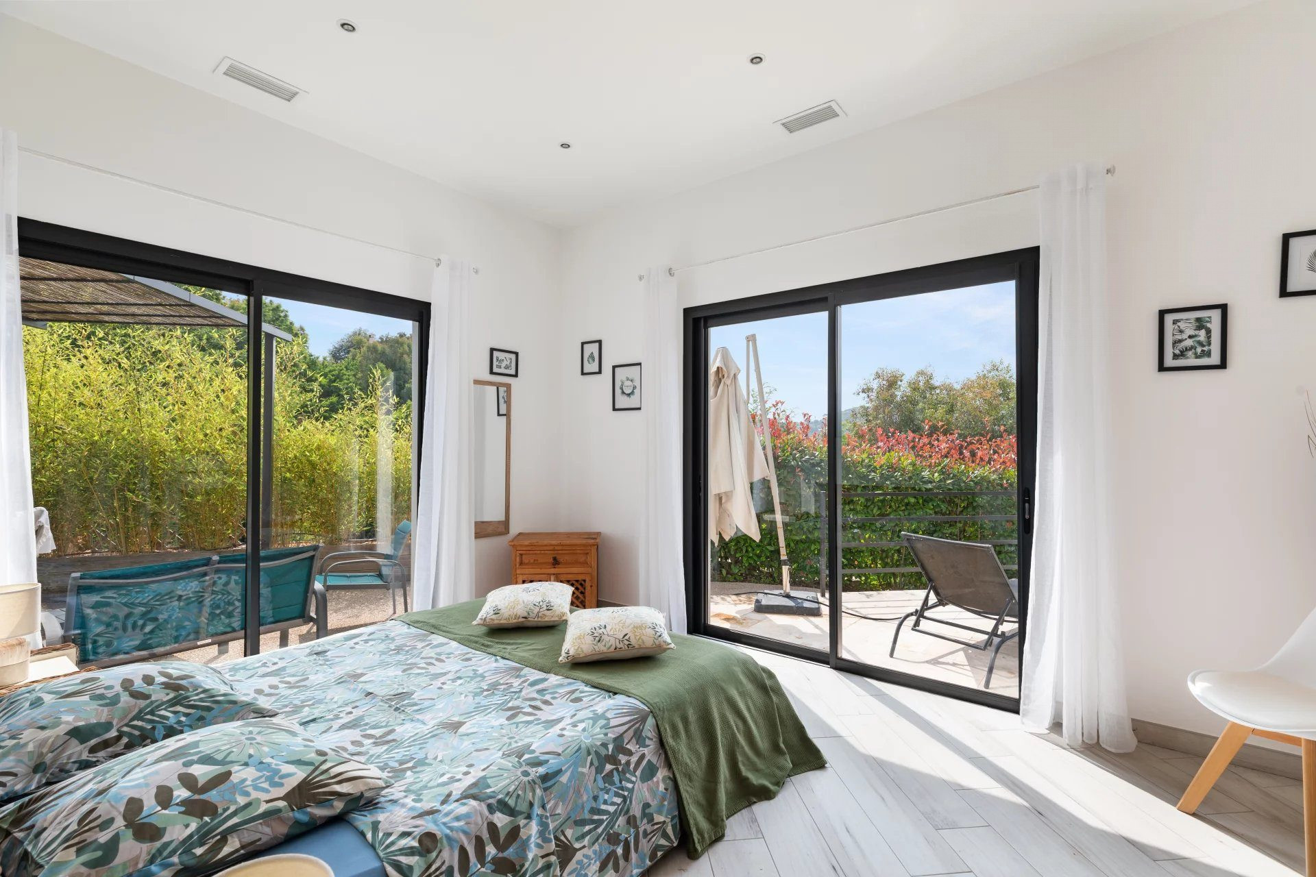 Maison 9 pièces 222 m² · à Vallauris · 222 m² · 2 450 000 €