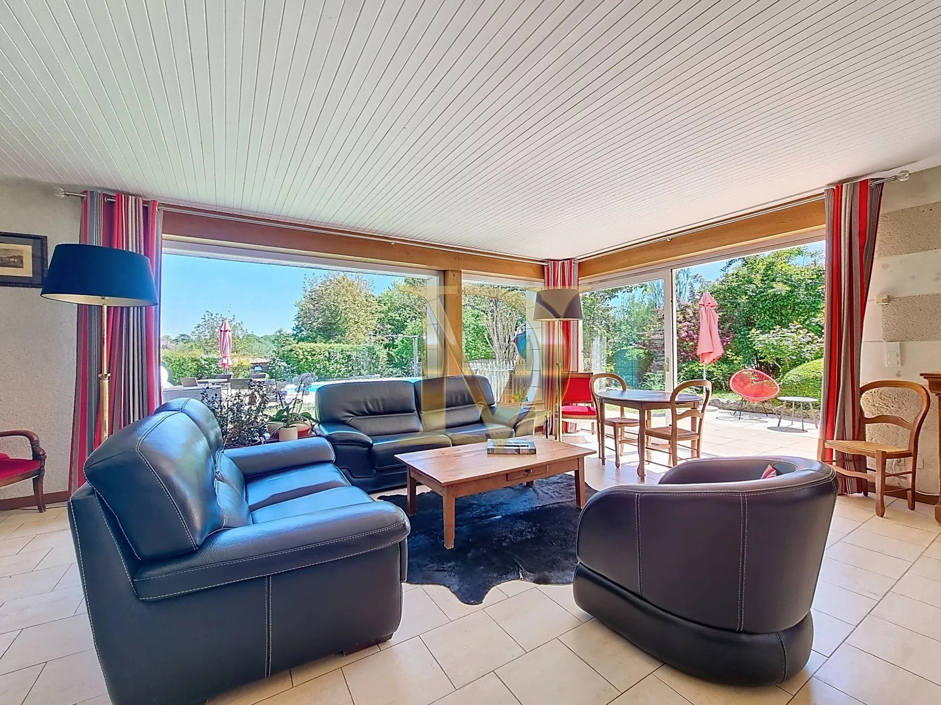 Maison 10 pièces 350 m² · à Francueil · 350 m² · 936 000 €