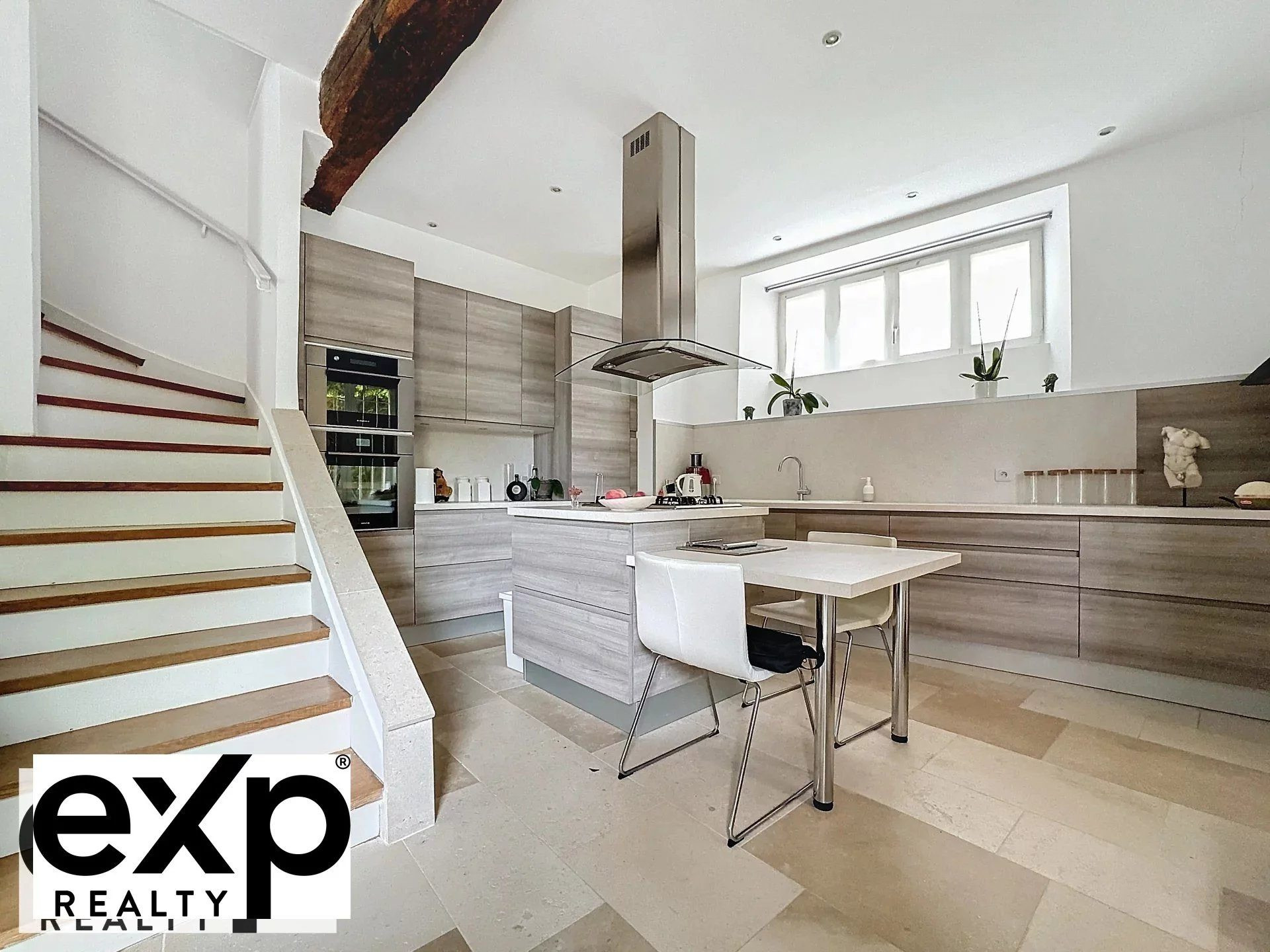 Maison à vendre à Vétheuil, 195 m²