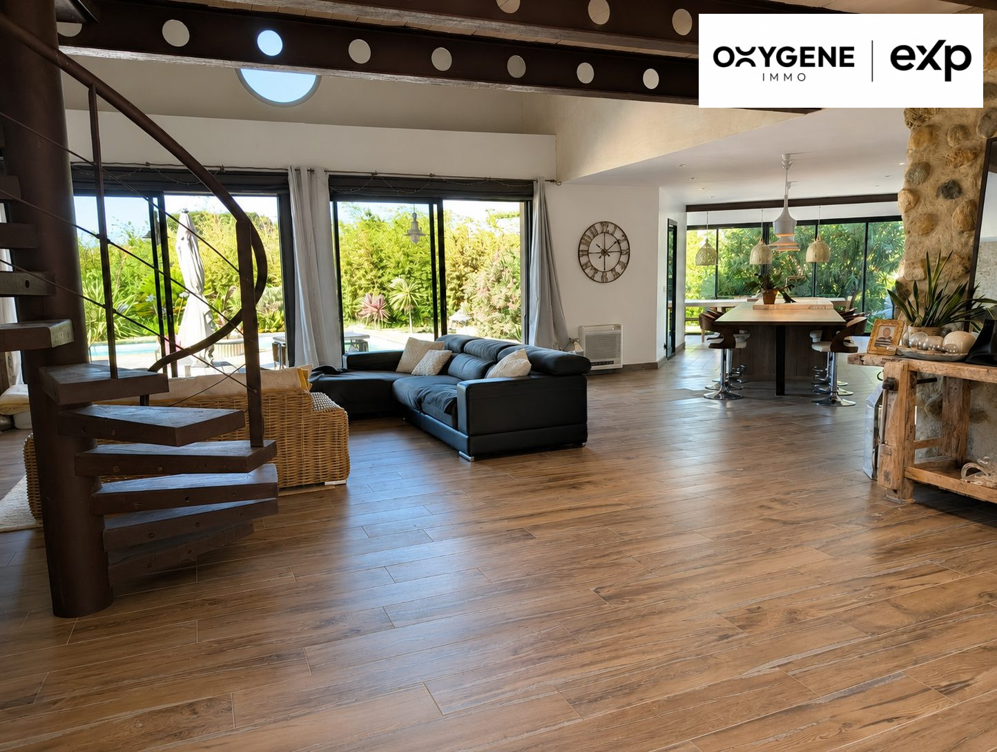 Exceptional Villa with 2300m2 Wooded Garden 4