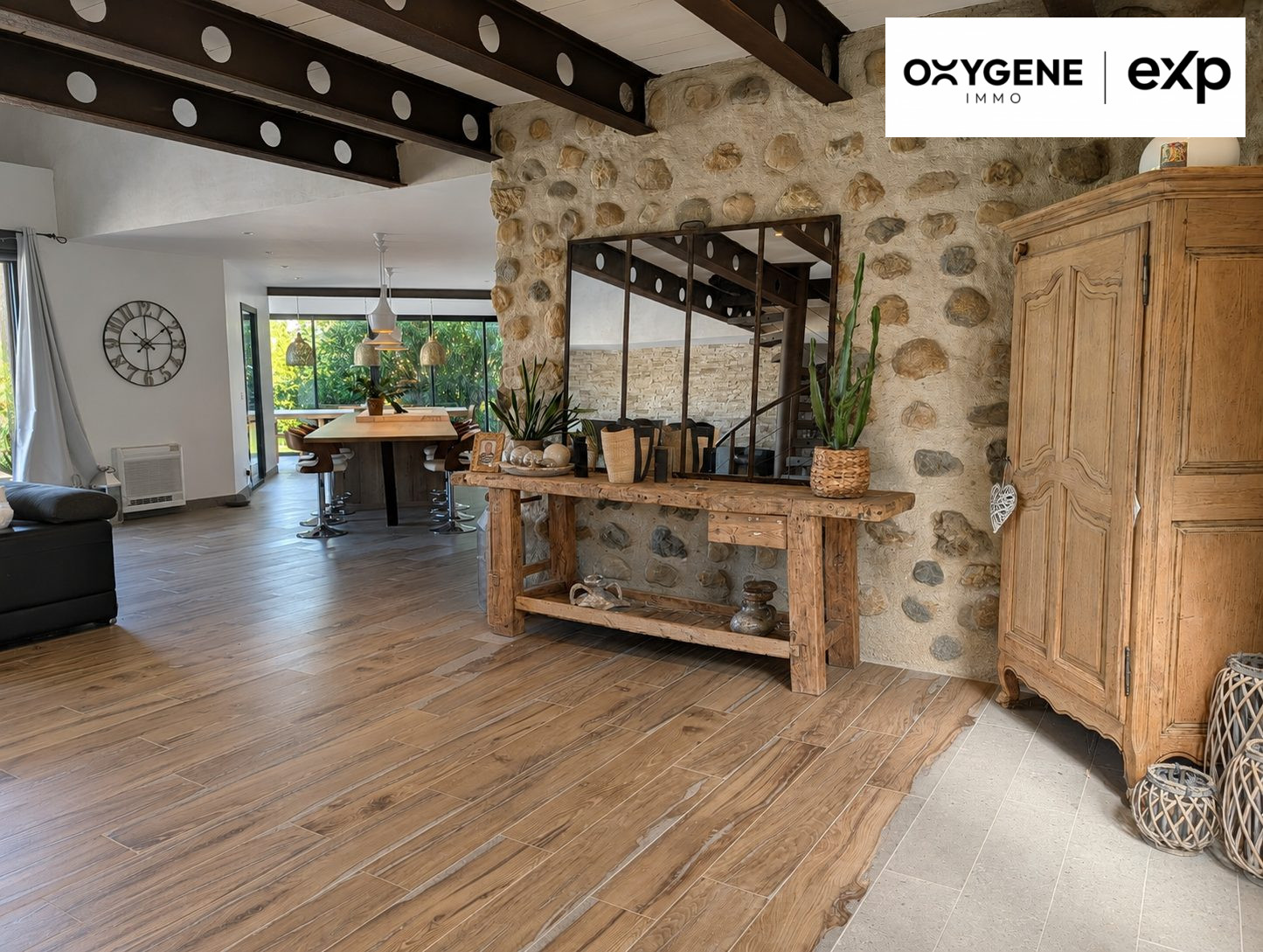 Exceptional Villa with 2300m2 Wooded Garden 3