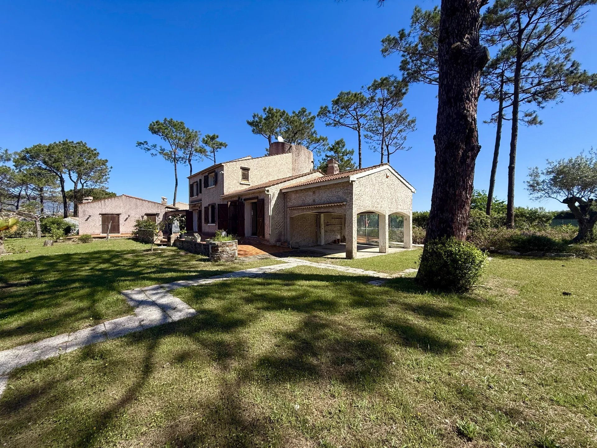 Maison à vendre à Furiani, 204 m²