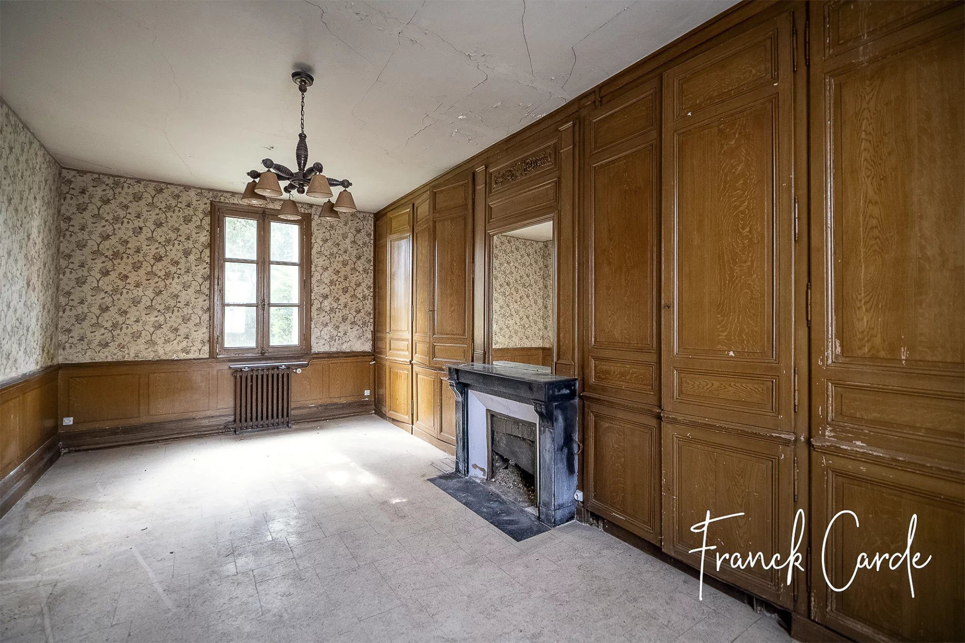 Master House to Restore in Town Center 5