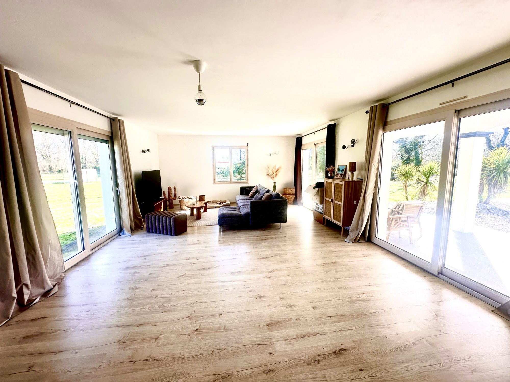 Maison à vendre à Saint-Vincent-de-Paul, 200 m²