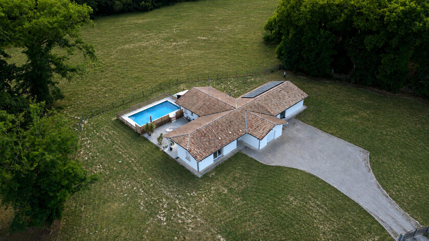House for sale in Saint-Vincent-de-Paul, 200 m²
