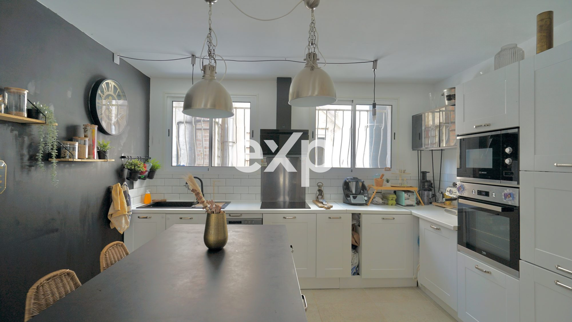 LE GRAU-DU-ROI – STEPS FROM THE SEA – TOWN CENTER – RENOVATED HOUSE – 146 M² – 4 BEDROOMS 3