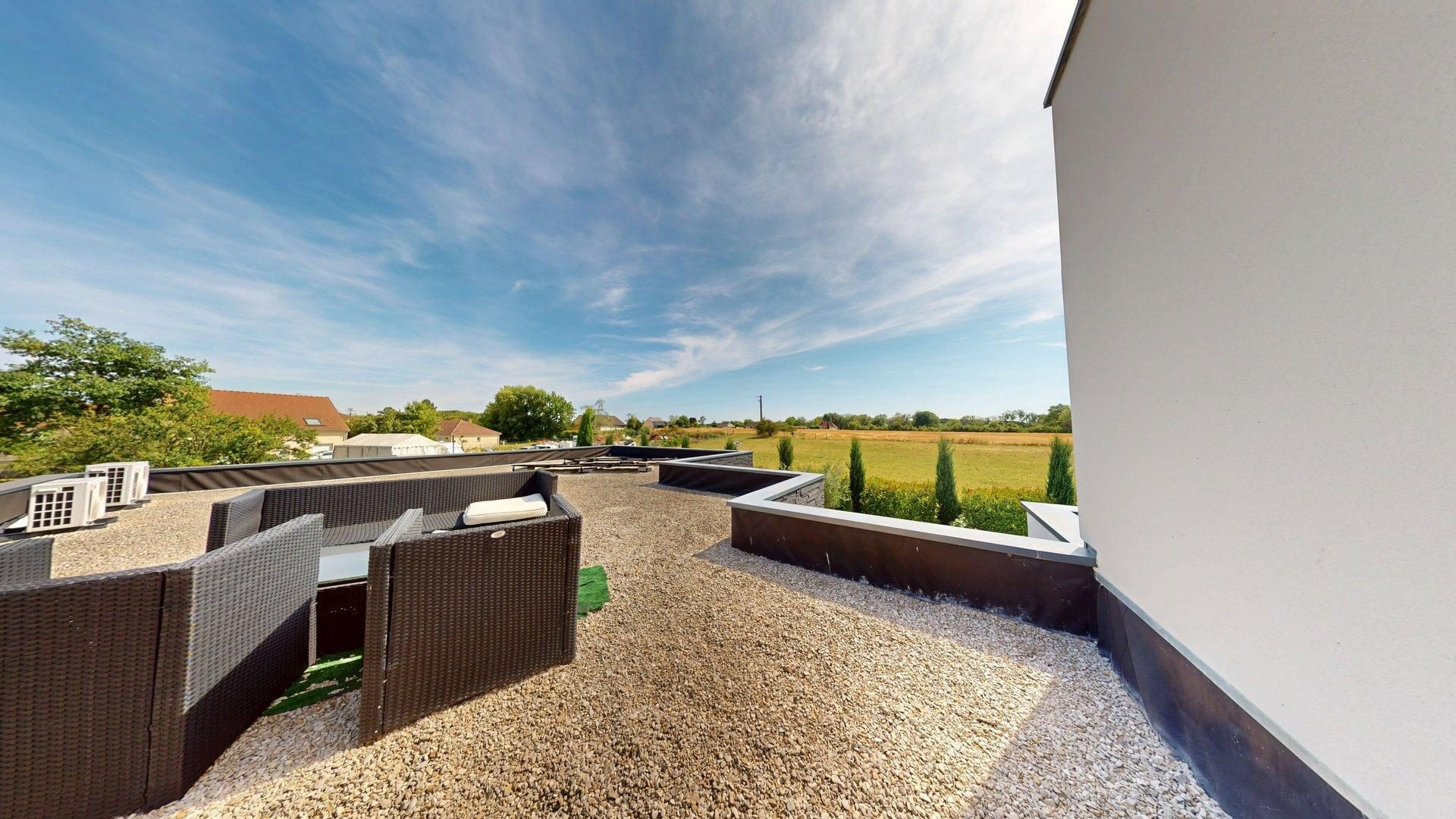 Splendide Maison Moderne de 148 m2 , avec Piscine Pool House