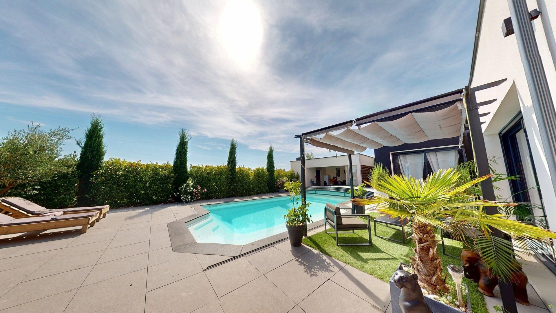 Splendide Maison Moderne de 148 m2 , avec Piscine Pool House