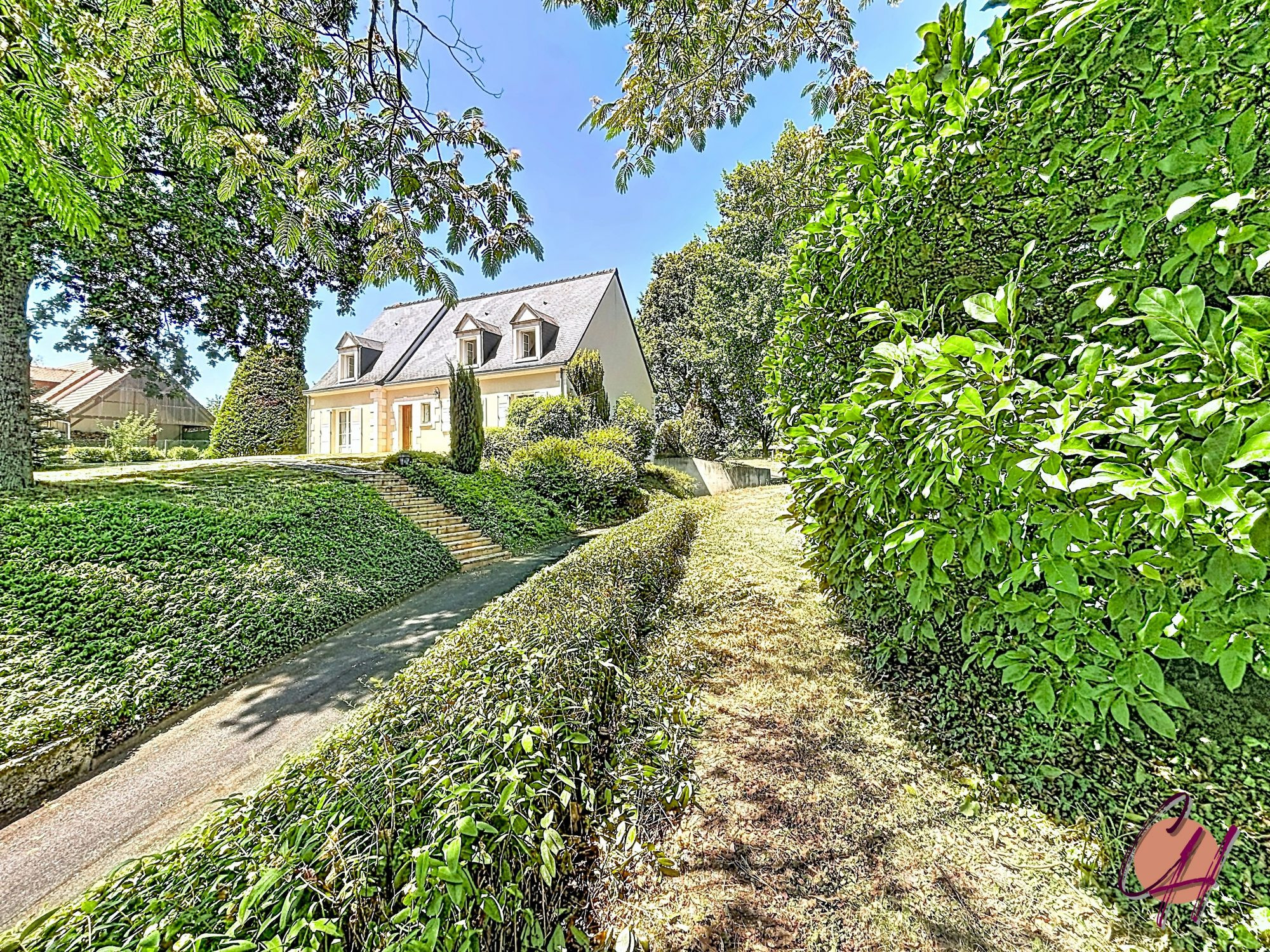 Maison familiale 5 chambres à vendre à Cangey, entre Blois et Amboise