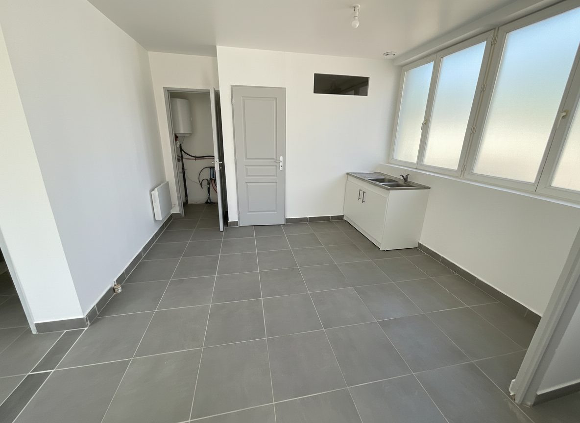 Maison à vendre à Saint-Julien-les-Villas, 76 m²