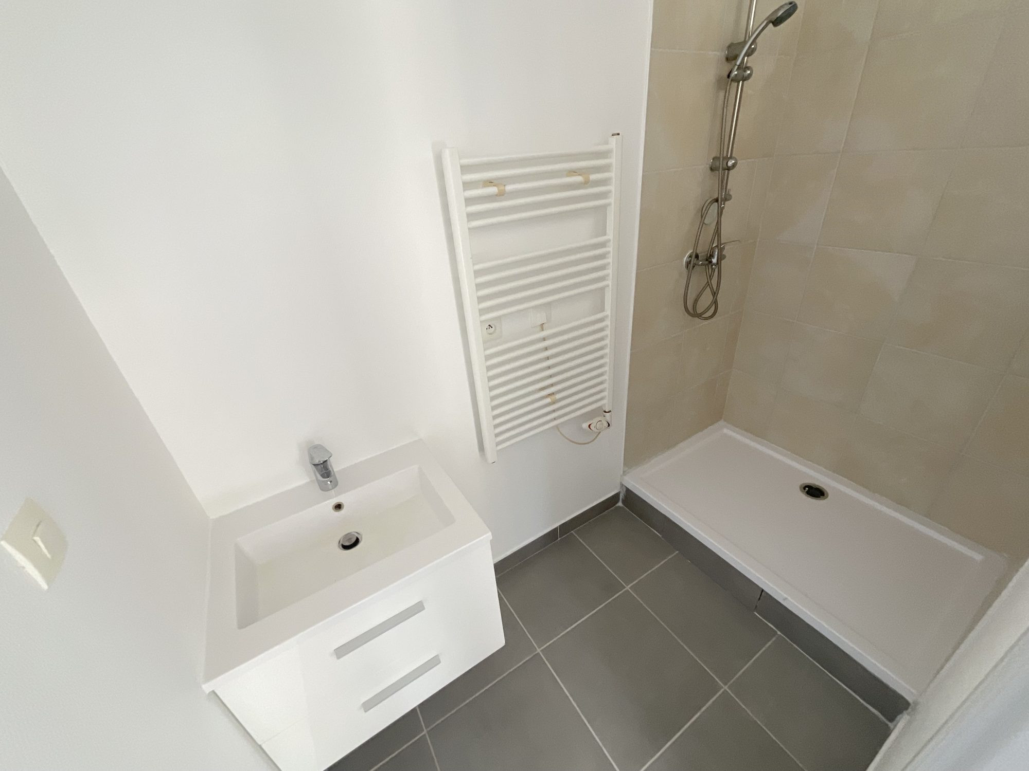 Maison à vendre à Saint-Julien-les-Villas, 76 m²