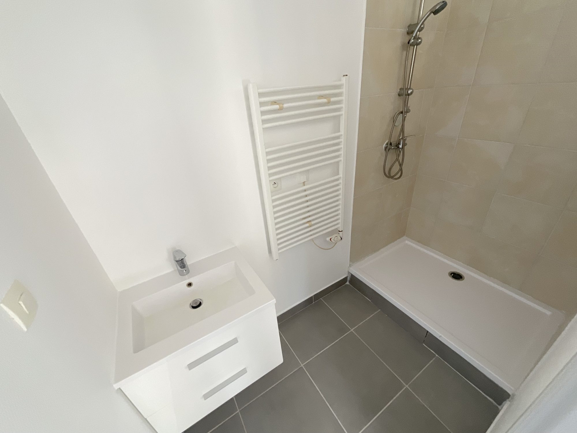 Maison à vendre à Saint-Julien-les-Villas, 76 m²