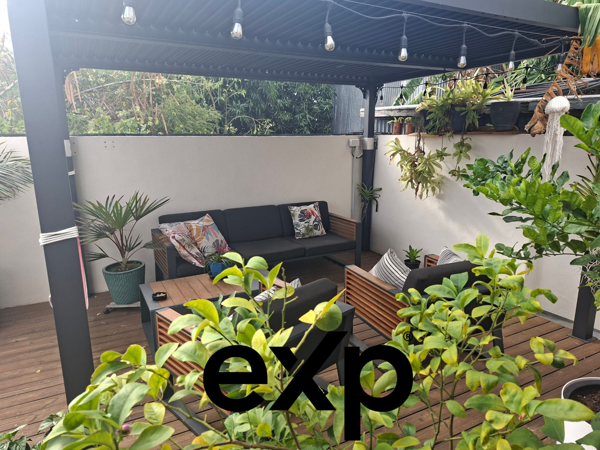 Maison 3 pièces 63 m² · à Le Port · 63 m² · 270 000 €