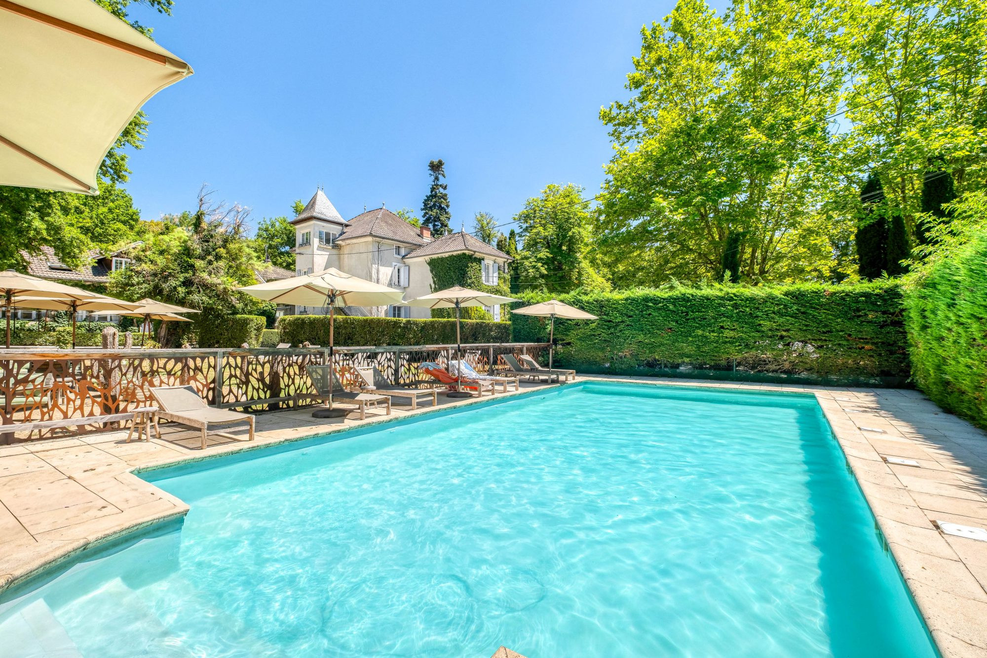 Maison à vendre à Saint-Étienne-de-Saint-Geoirs, 1200 m²