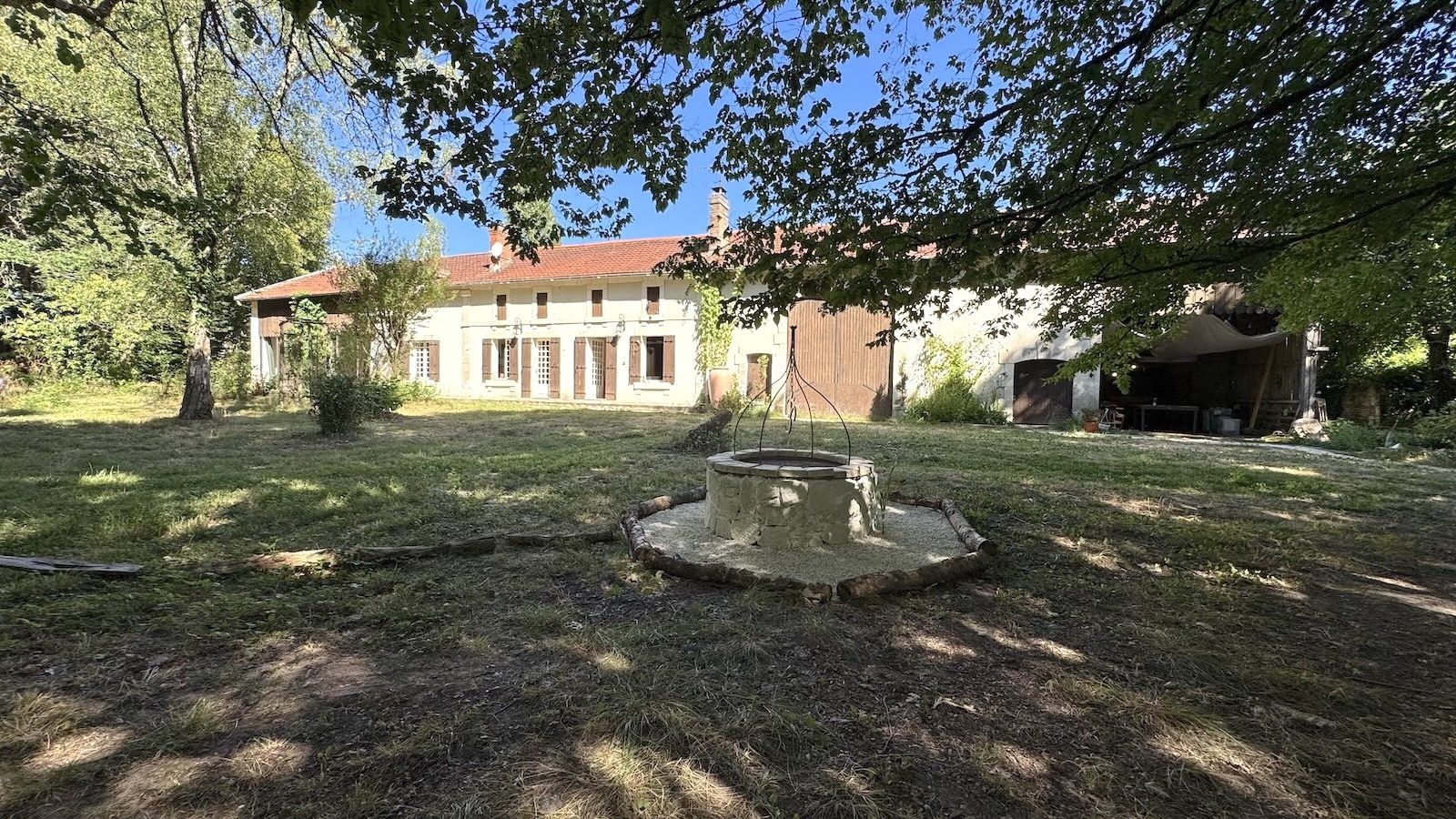 Domaine de caractère de 255 m² avec piscine, 170 m² de dépendances et plus de 2 hectares de terrain