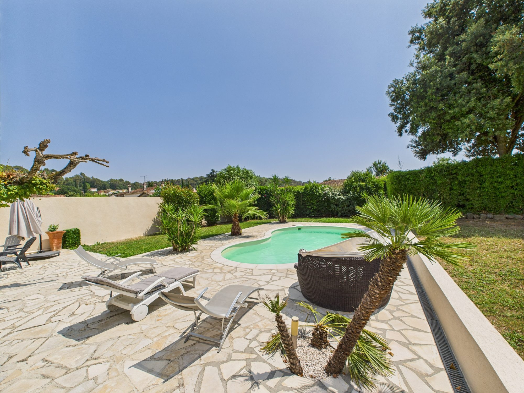 Grasse Saint-Antoine – Maison rénovée avec piscine