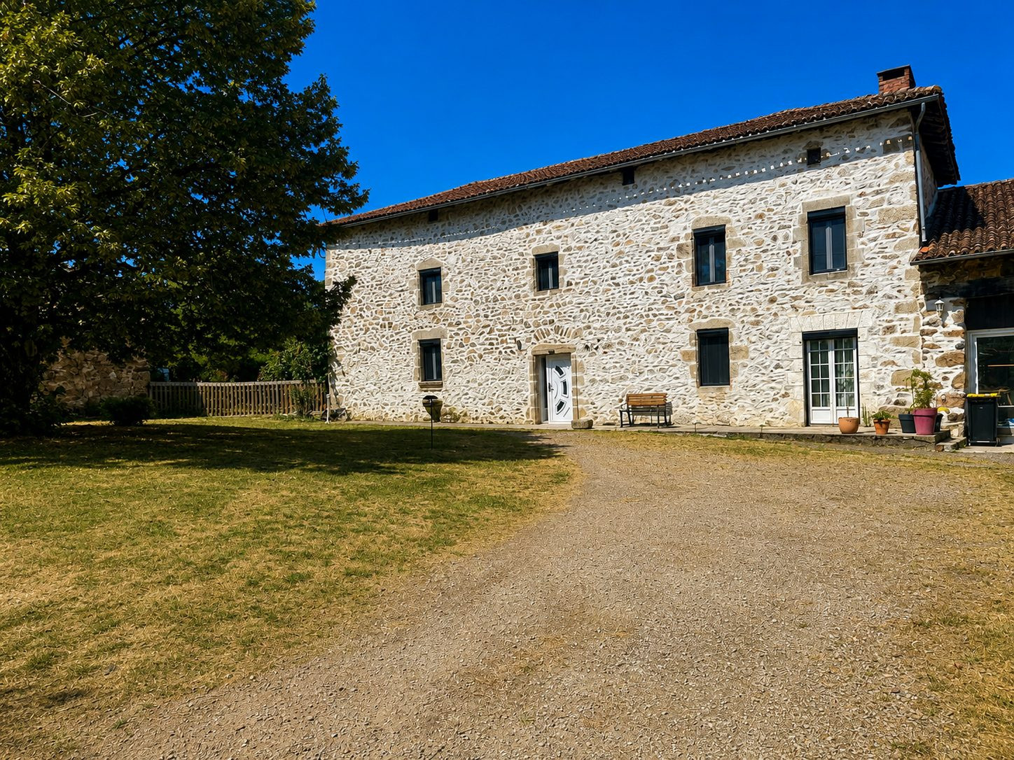 Maison à vendre à Chabrac, 300 m²