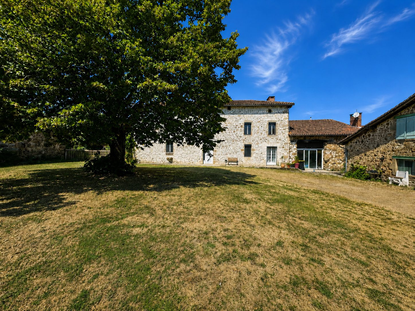 Maison à vendre à Chabrac, 300 m²