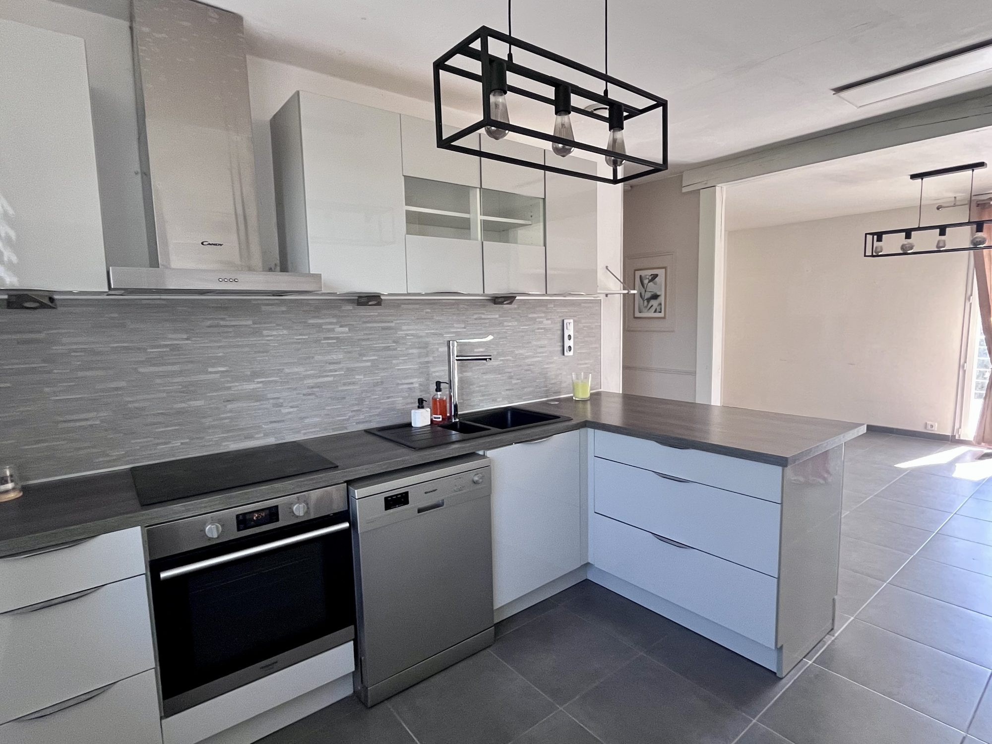 Maison à vendre à Tréon, 105 m²