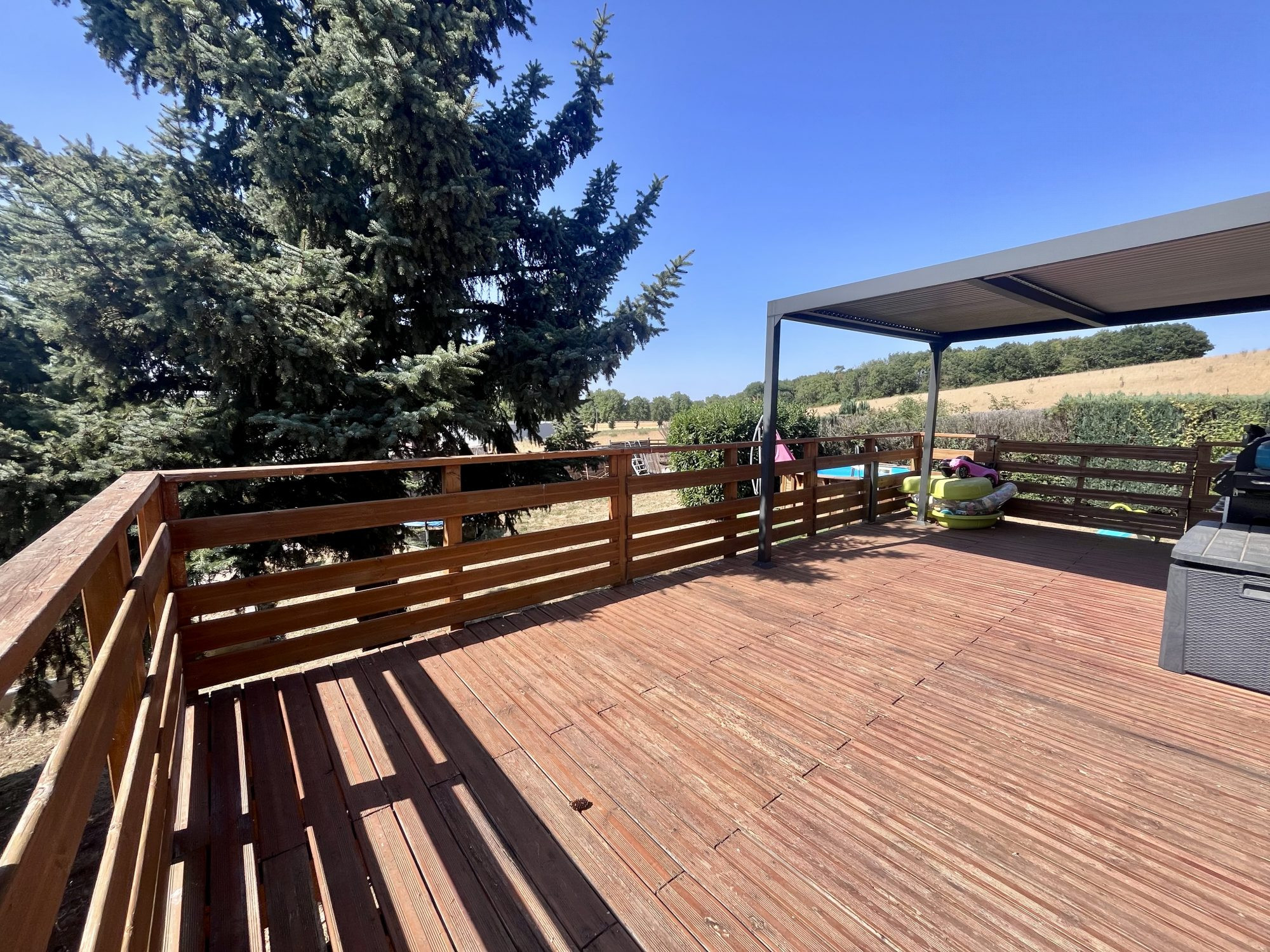 5-room house, 3 bedrooms, full basement 5