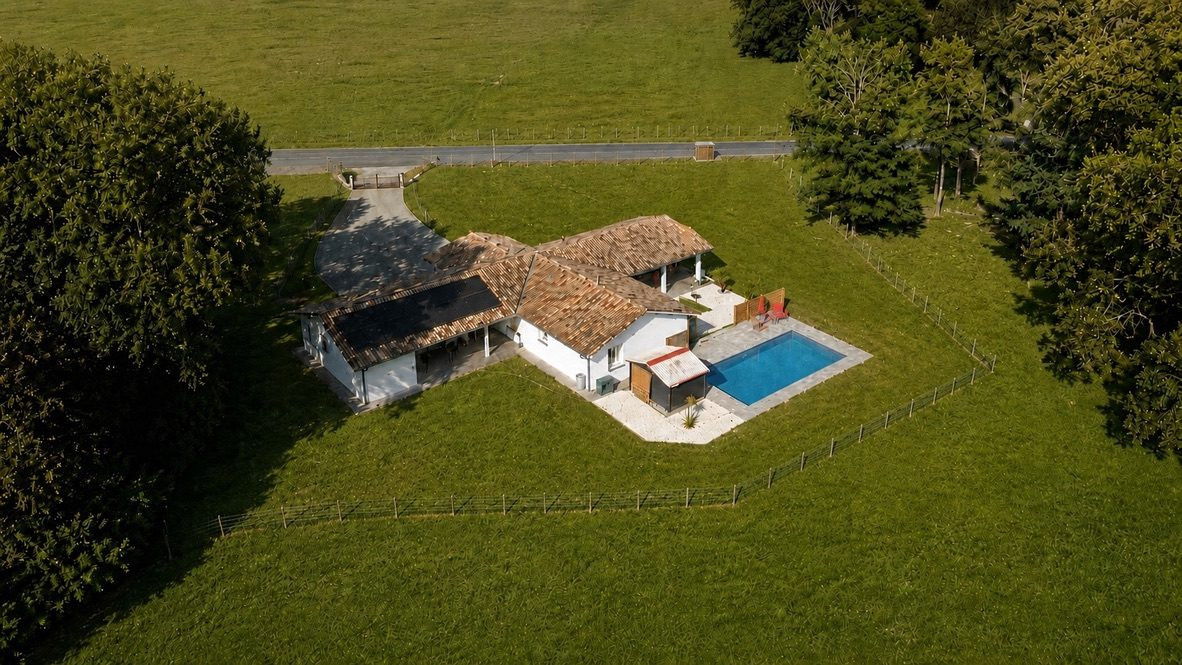 House for sale in Saint-Vincent-de-Paul, 200 m²