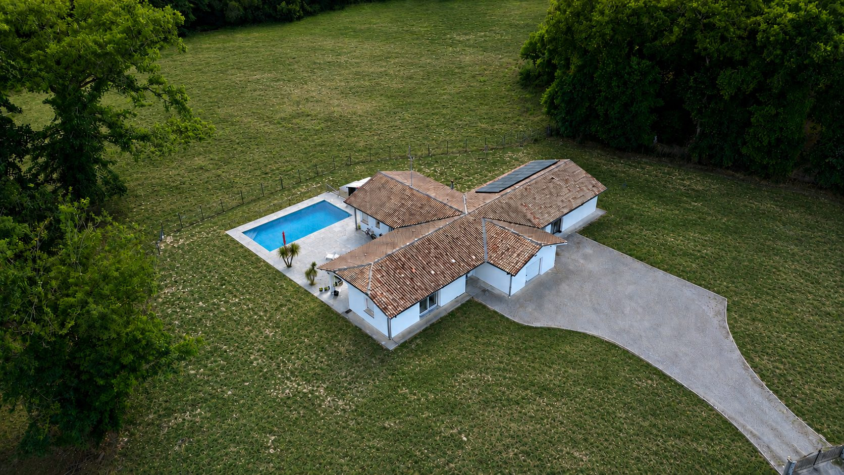 House for sale in Saint-Vincent-de-Paul, 200 m²