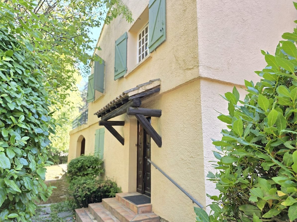 Maison à vendre à Nîmes, 265 m²