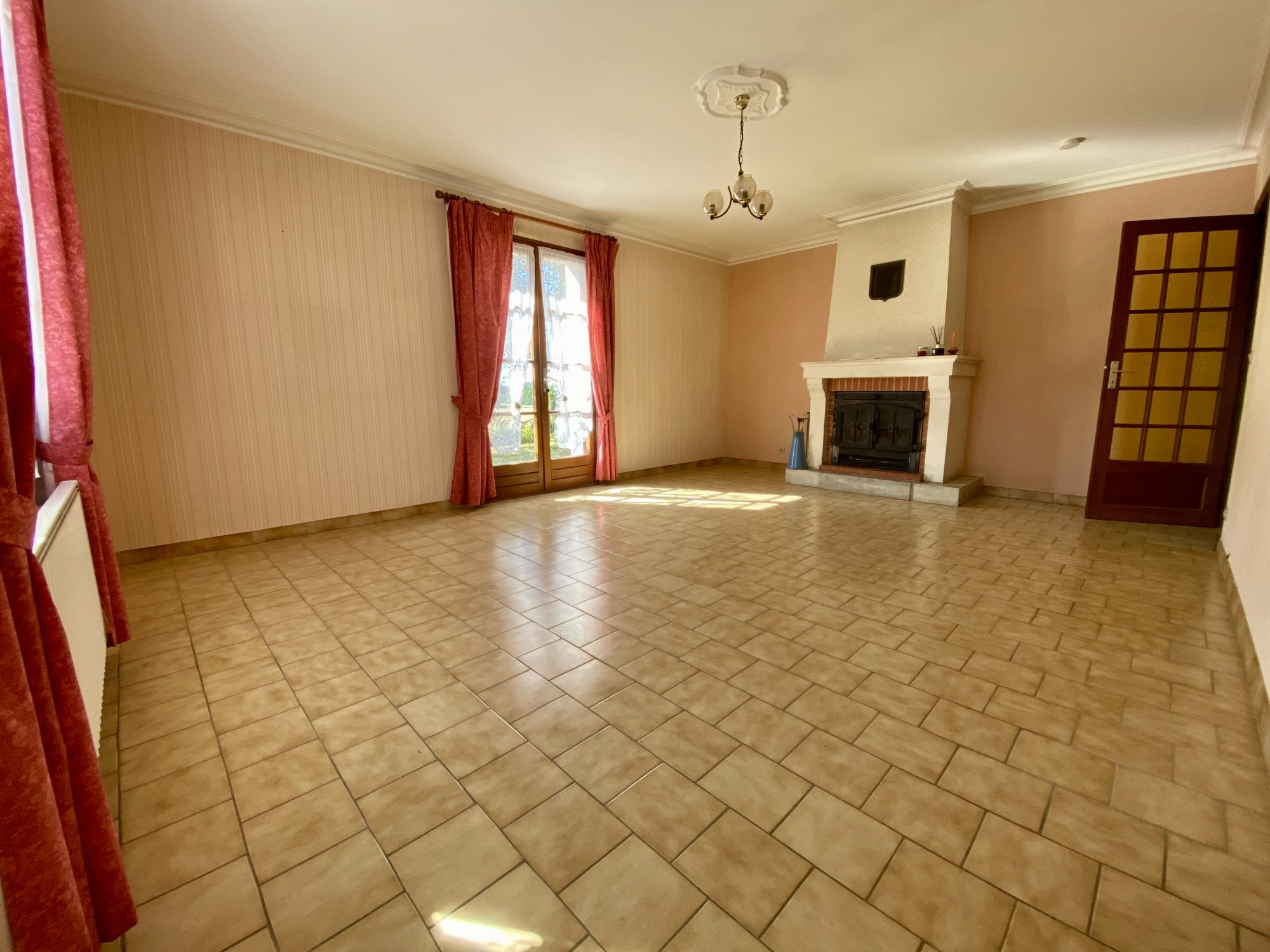 Maison à vendre à Saint-Jean-Saint-Germain, 81 m²