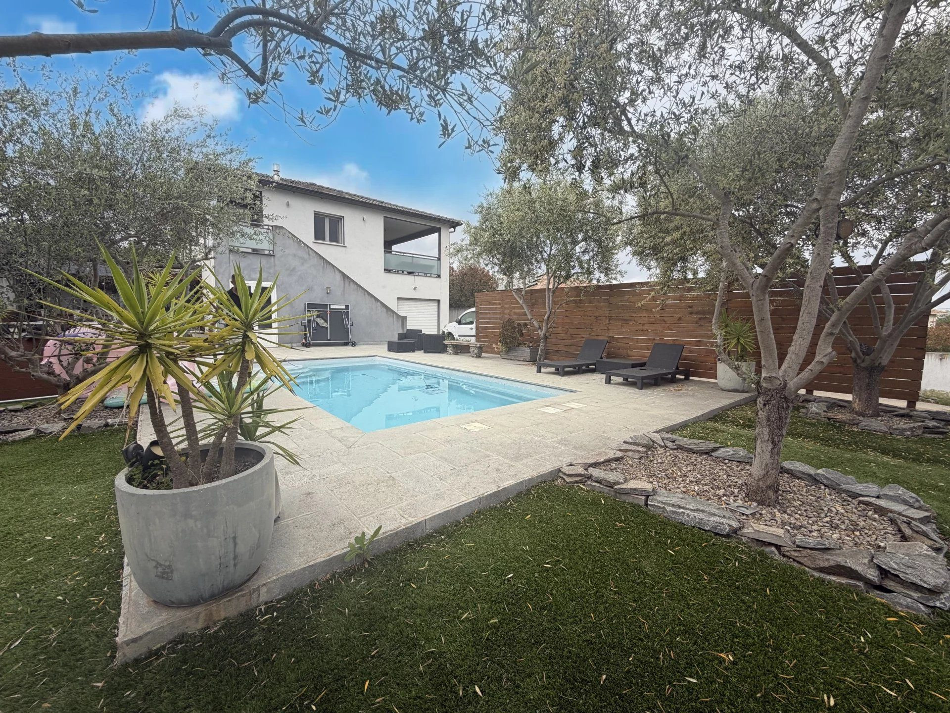 Villa T6 - piscine - jacuzzi - garage - aperçu mer