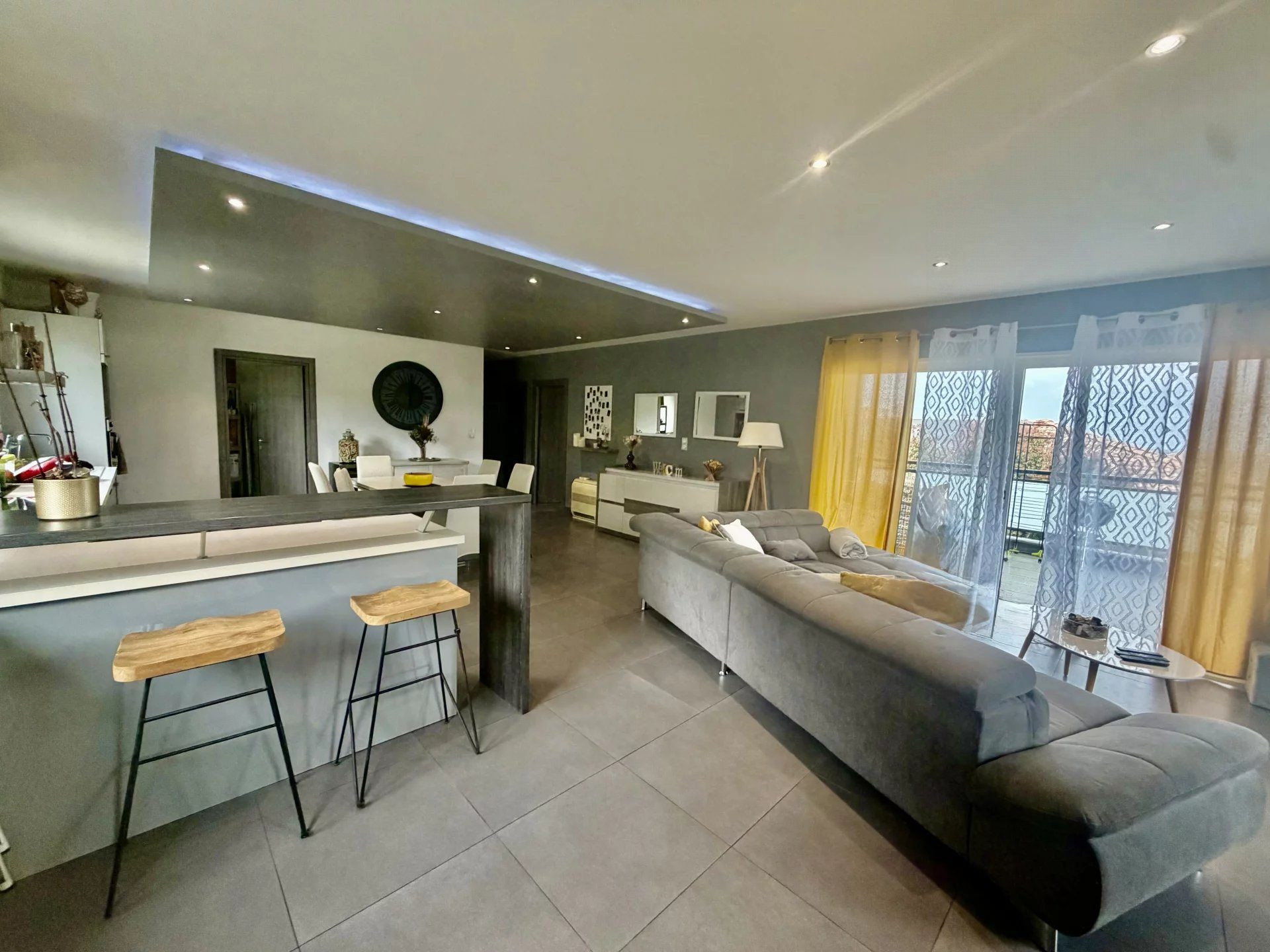 Villa T6 - piscine - jacuzzi - garage - aperçu mer