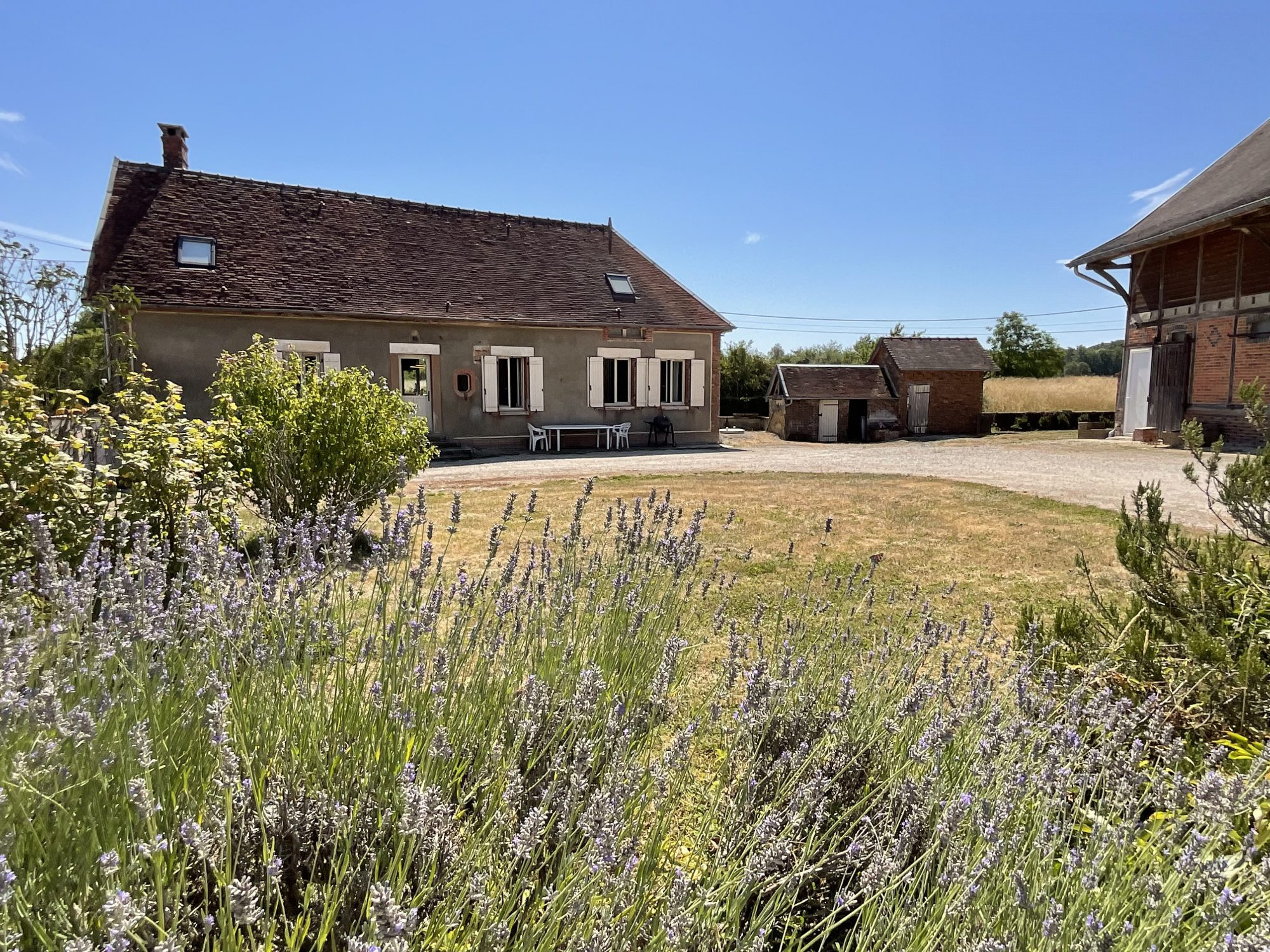 Splendide Maison Rénovée, Secteur Campagne d'AUXON