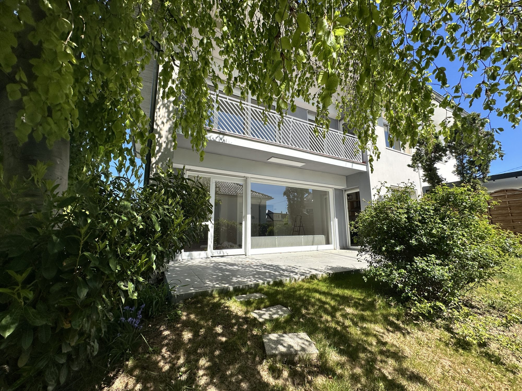 Oberhausbergen, maison 6 pièces de 148m² sur 404m² de terrain avec jardin et cour privative.